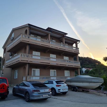 Apartments Nada Mundanije 外观 照片