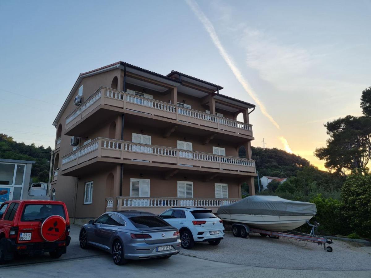Apartments Nada Mundanije 外观 照片
