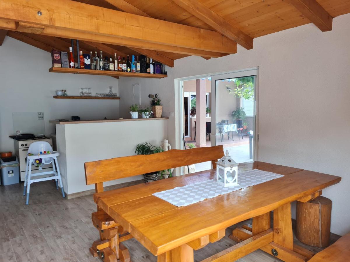 Apartments Nada Mundanije 外观 照片